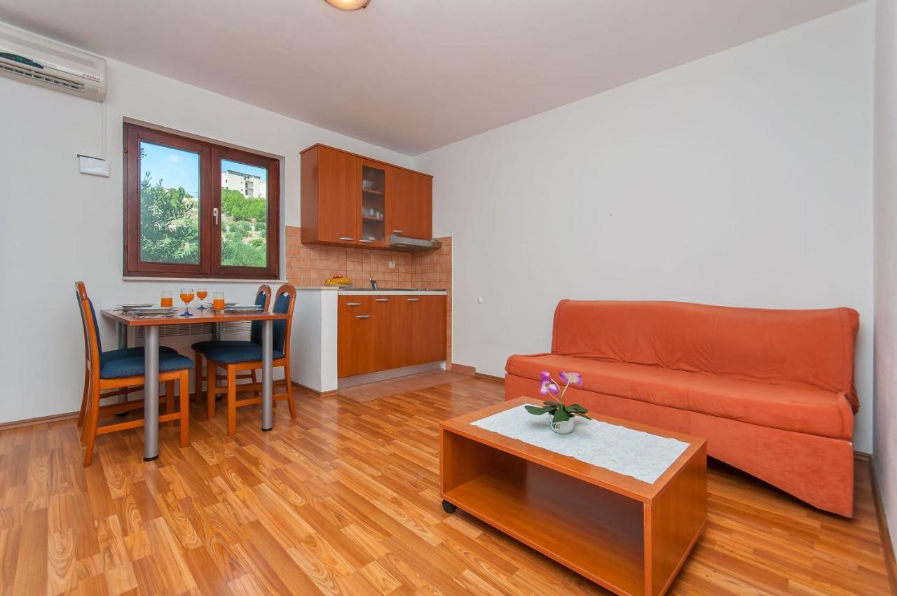 Apartments Ricina Dugi Rat Exterior photo