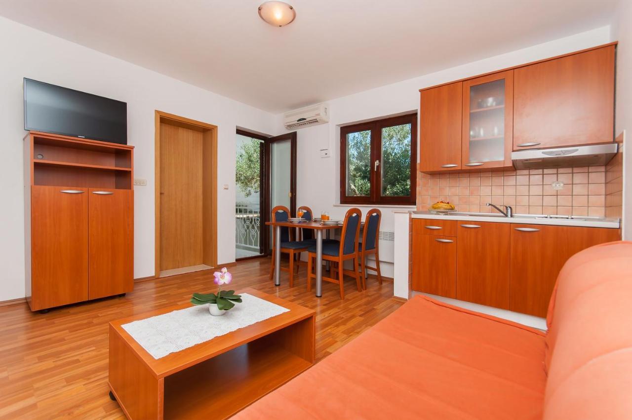 Apartments Ricina Dugi Rat Exterior photo